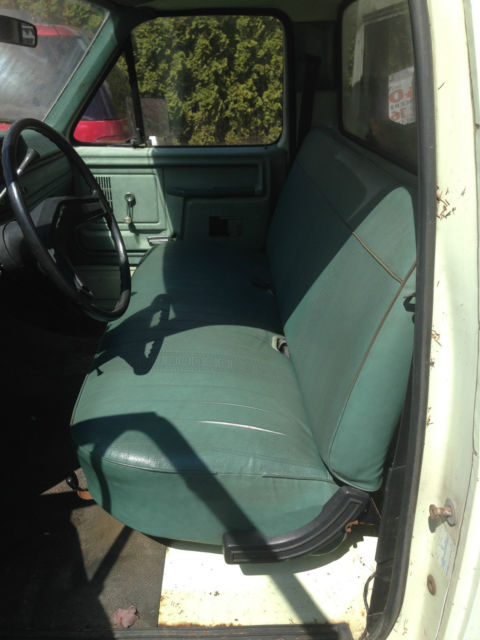 1982 Red Ford F-100 --