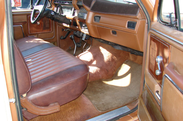 1982 Ford F-250 Standard Cab Pickup