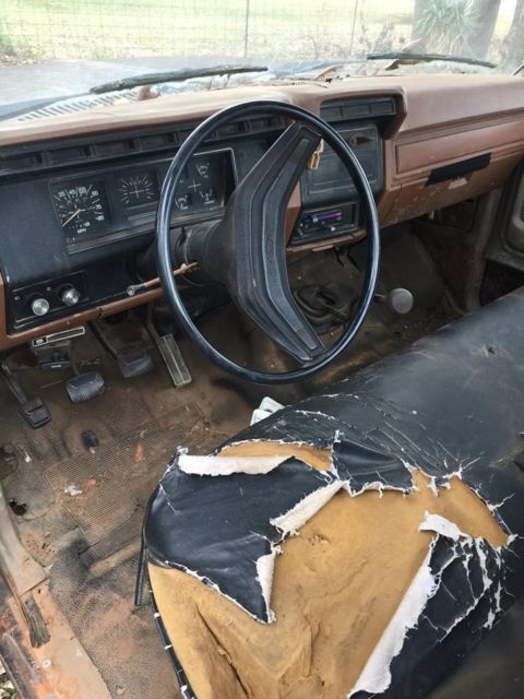 1982 Brown Ford F-350 FLATBED