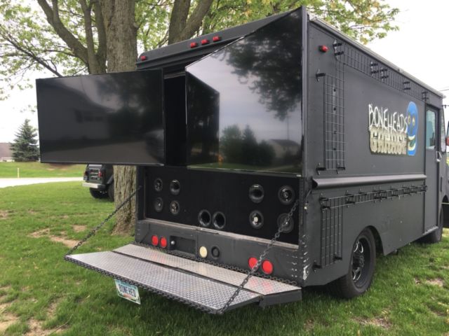 1982 Black Ford Step Van