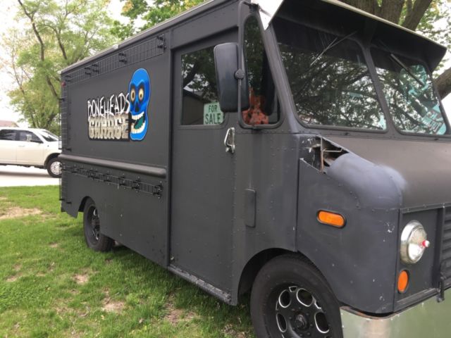 1982 Black Ford Step Van