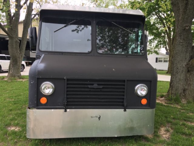 1982 Black Ford Step Van