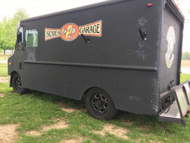 1982 Black Ford Step Van