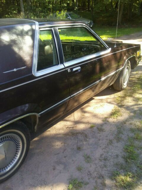 1982 Ford Thunderbird Sedan