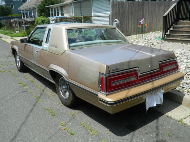 1982 Gold Ford Thunderbird Coupe