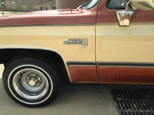 1982 Brown/Tan GMC Sierra 1500 Standard Cab Pickup