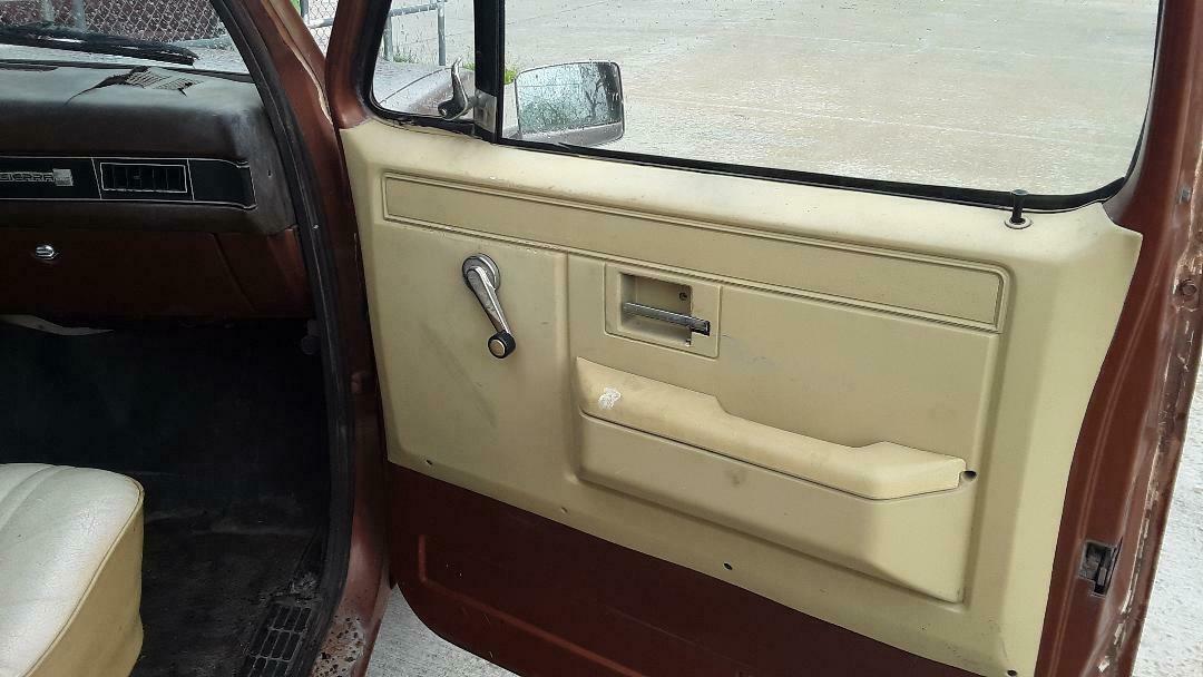 1982 Brown GMC Sierra 1500 Standard Cab Pickup