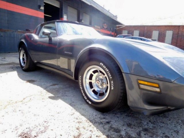 1982 Gray Chevrolet Corvette Coupe
