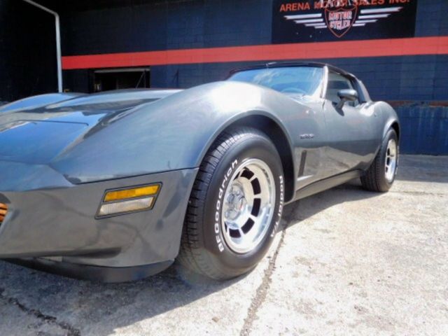 1982 Gray Chevrolet Corvette Coupe