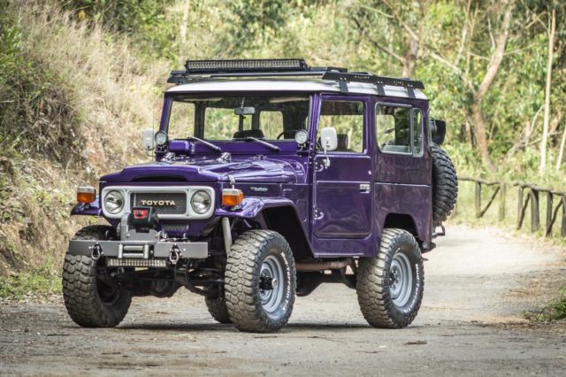 1982 -- Toyota FJ40 Land Cruiser --