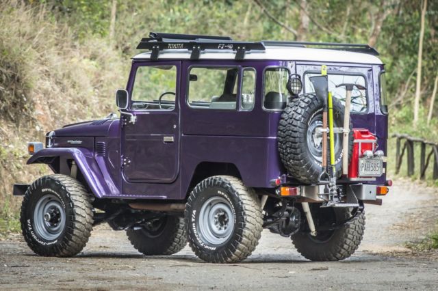 1982 -- Toyota FJ40 Land Cruiser --