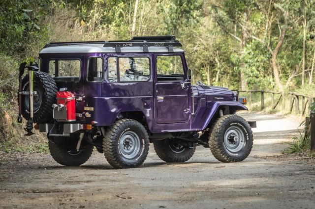 1982 -- Toyota FJ40 Land Cruiser --