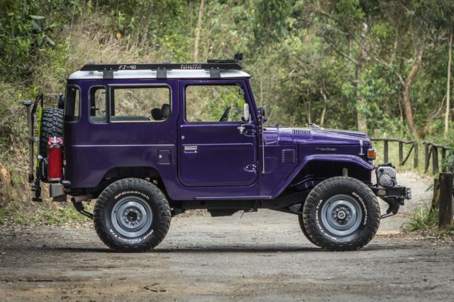 1982 -- Toyota FJ40 Land Cruiser --