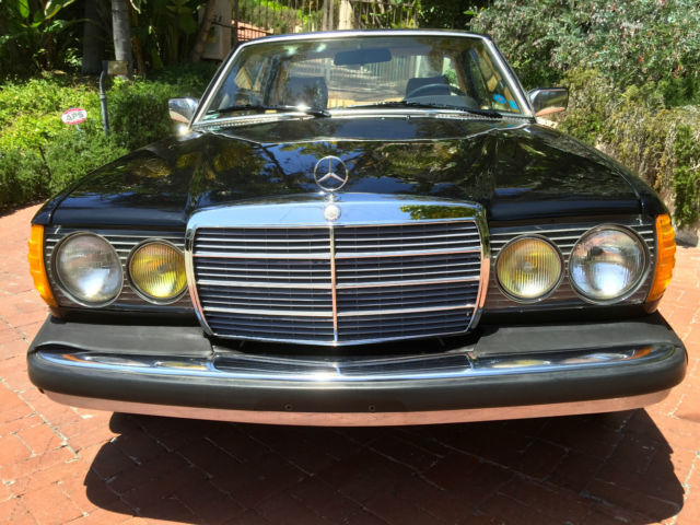 1982 Black Mercedes-Benz 300-Series Coupe