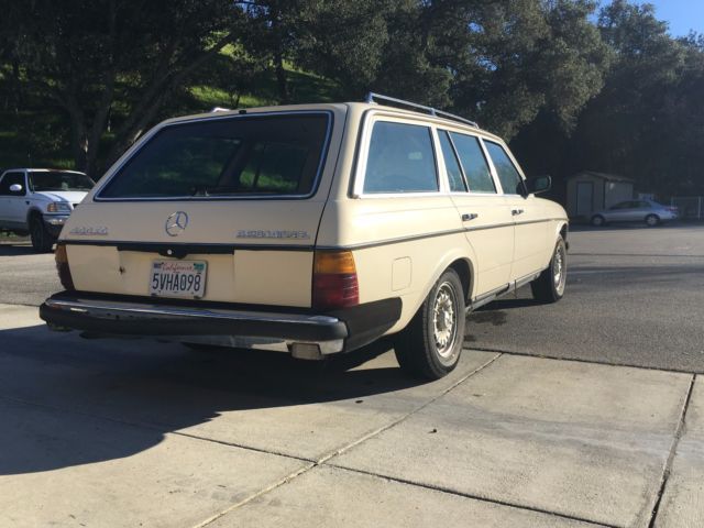 1982 Mercedes-Benz 300-Series Wagon