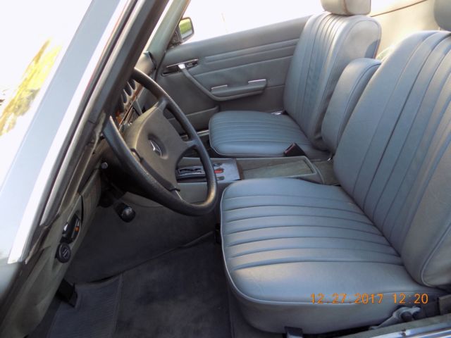 1982 Mercedes-Benz SL-Class Convertible