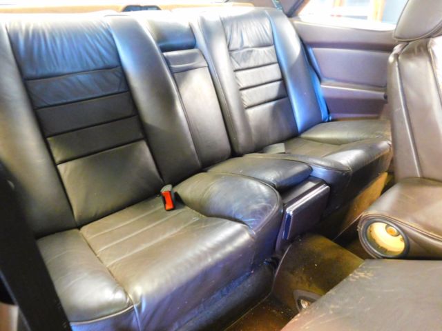 1982 Gold Mercedes-Benz 500-Series Sedan