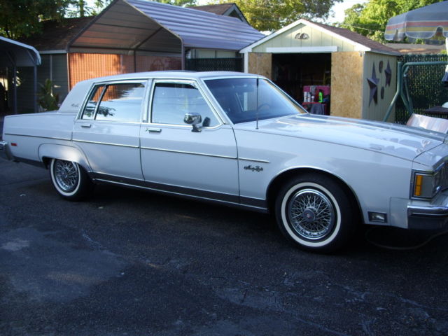1982 Gray Oldsmobile Ninety-Eight Sedan