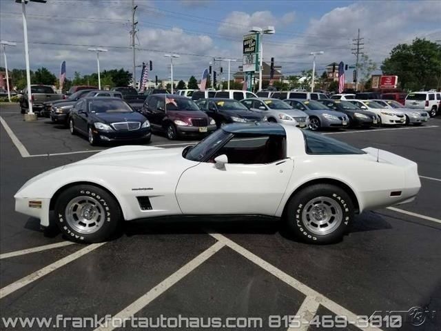 1982 White Chevrolet Corvette Coupe