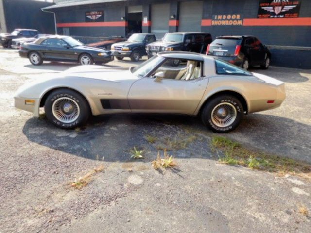 1982 Silver Chevrolet Corvette Coupe
