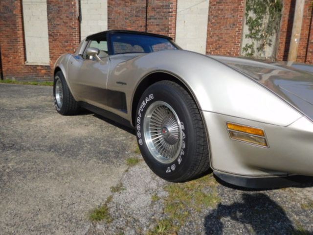 1982 Silver Chevrolet Corvette Coupe