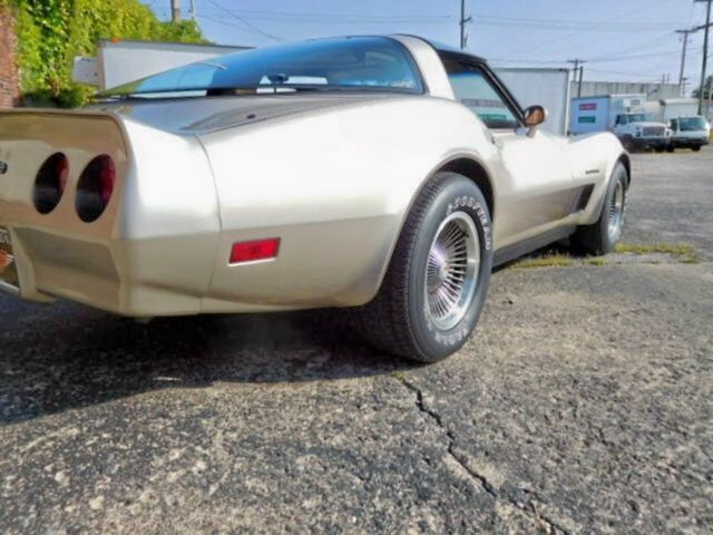 1982 Silver Chevrolet Corvette Coupe