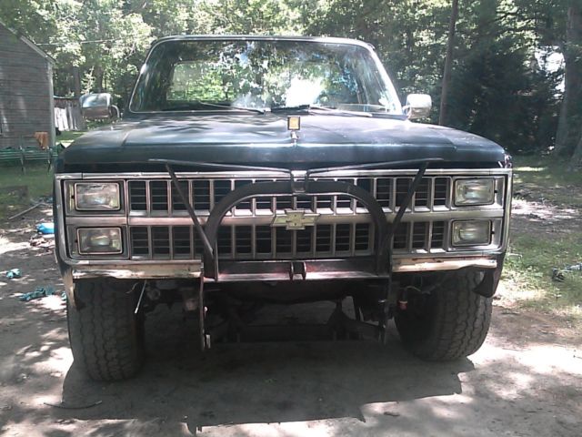 1982 midnight blue Chevrolet C-10 Cab & Chassis