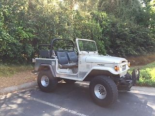 1982 Red Toyota FJ Cruiser