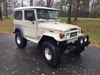 1982 Red Toyota FJ Cruiser