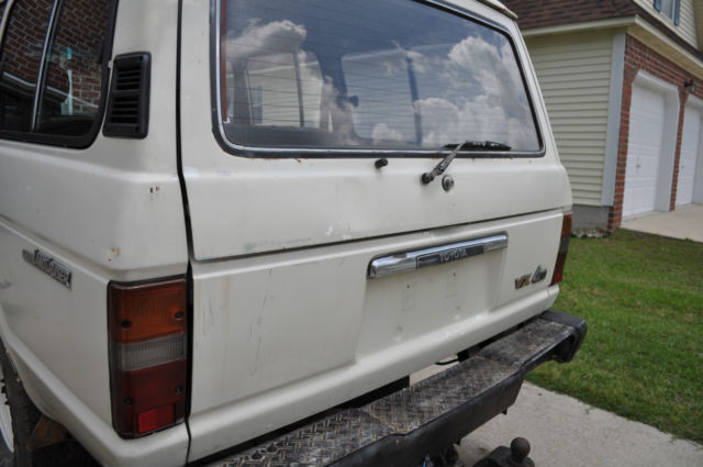 1982 White Toyota Land Cruiser SUV