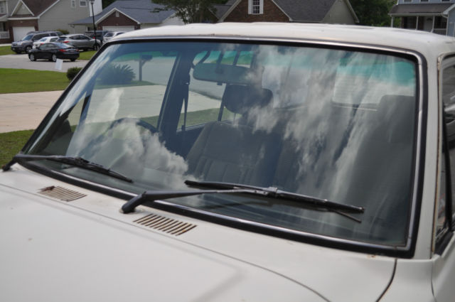 1982 White Toyota Land Cruiser SUV