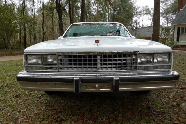 1983 White Chevrolet El Camino Standard Cab Pickup