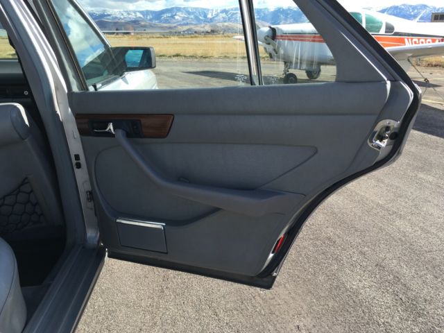 1983 Silver Mercedes-Benz 300-Series Sedan