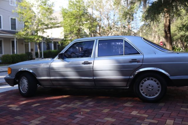 1983 Silver Mercedes-Benz 300-Series Sedan