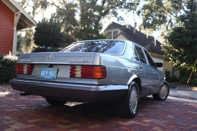1983 Silver Mercedes-Benz 300-Series Sedan