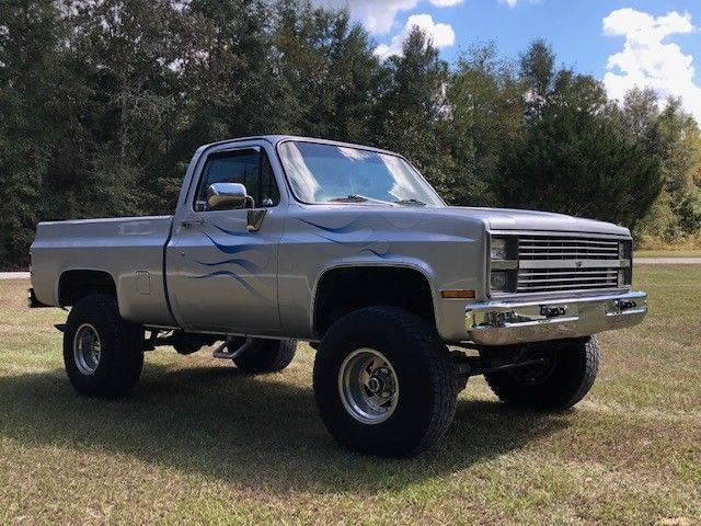 1983 Silver GMC Sierra 1500 truck