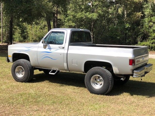1983 Silver GMC Sierra 1500 truck
