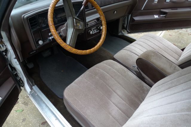 1983 White Chevrolet El Camino Standard Cab Pickup