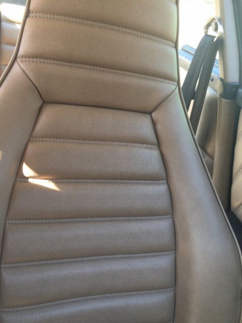 1983 White Porsche 911 Coupe