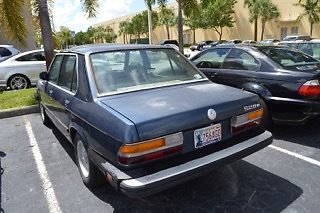 1983 Blue / White BMW 5-Series
