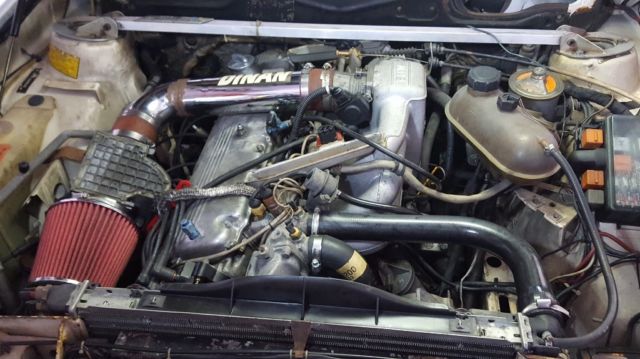 1983 White BMW 5-Series Sedan