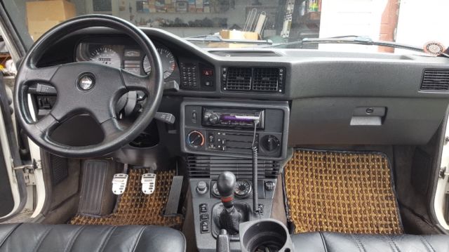 1983 White BMW 5-Series Sedan