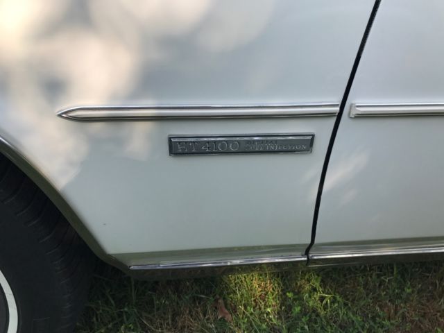 1983 White Cadillac Fleetwood Sedan