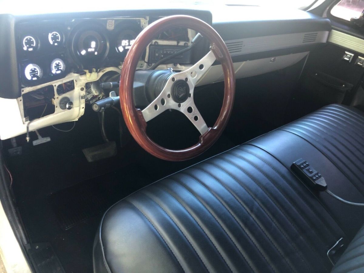 1983 White Chevrolet C-10 Standard Cab Pickup