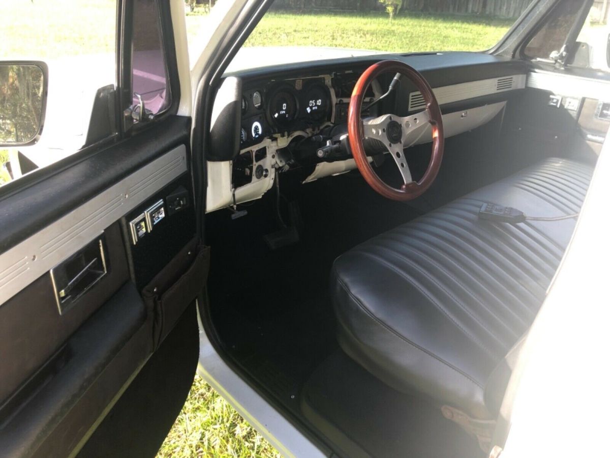 1983 White Chevrolet C-10 Standard Cab Pickup