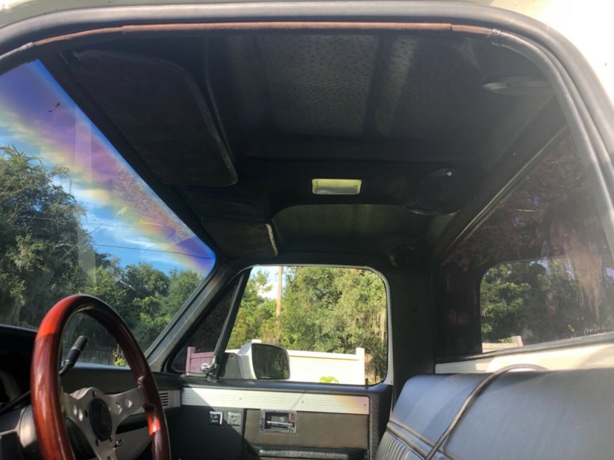 1983 White Chevrolet C-10 Standard Cab Pickup