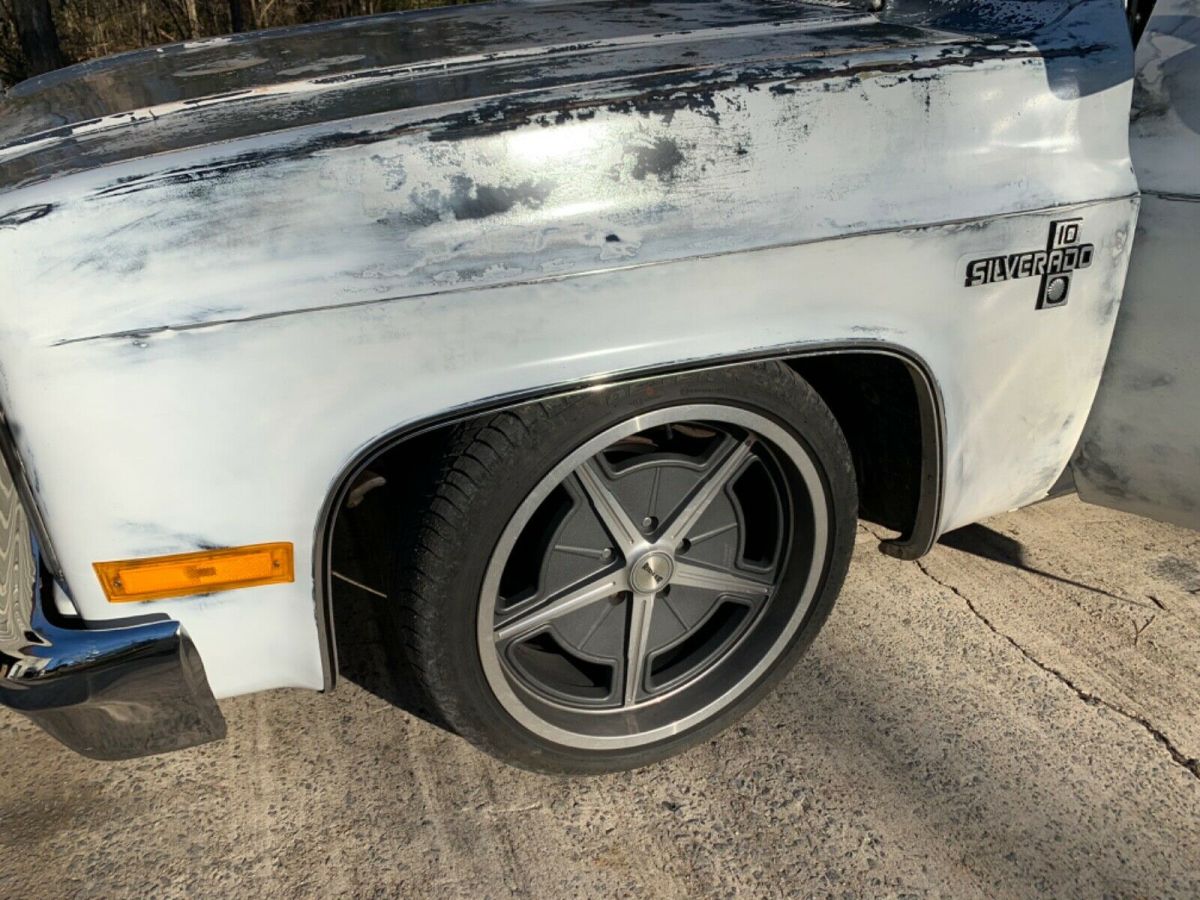 1983 White Chevrolet C-10 Standard Cab Pickup