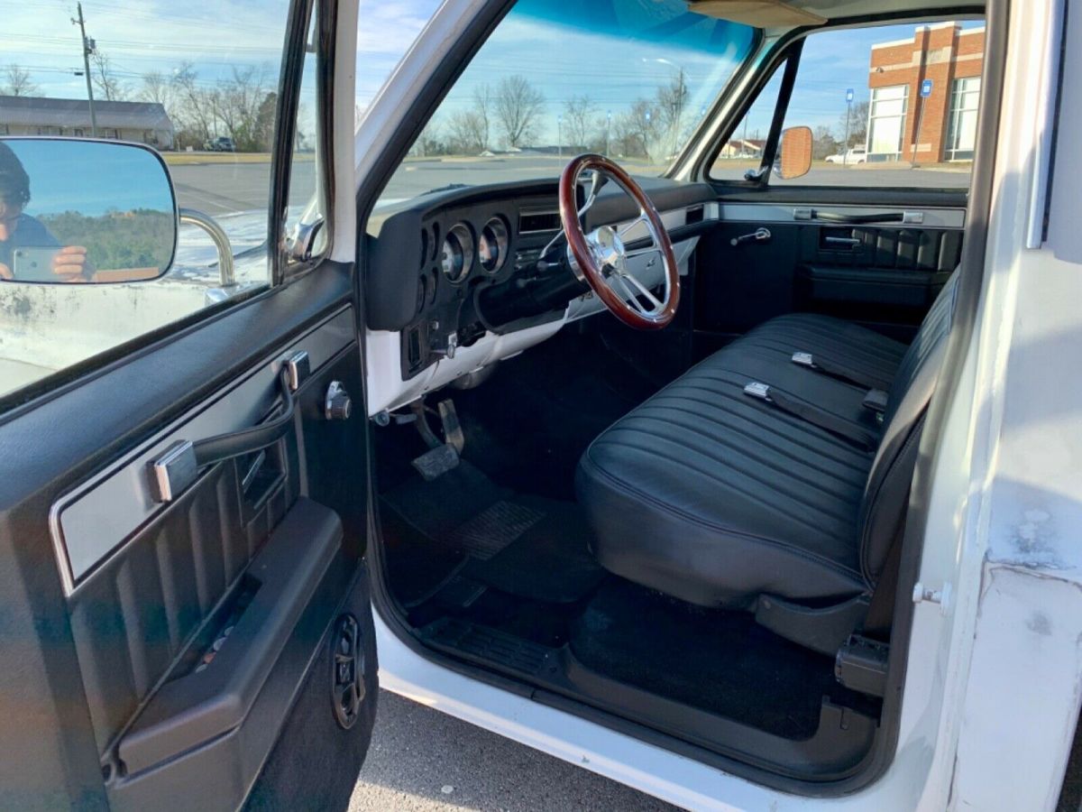 1983 White Chevrolet C-10 Standard Cab Pickup
