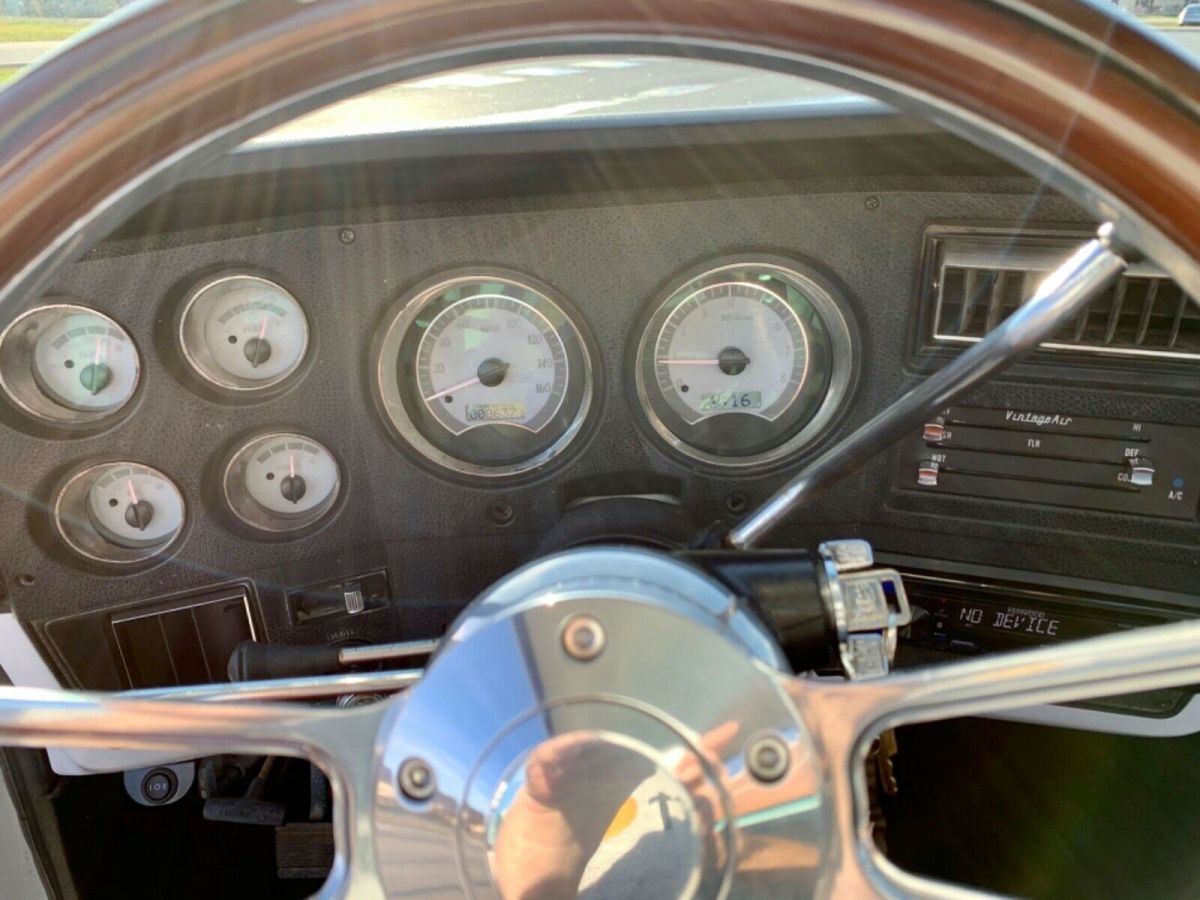 1983 White Chevrolet C-10 Standard Cab Pickup