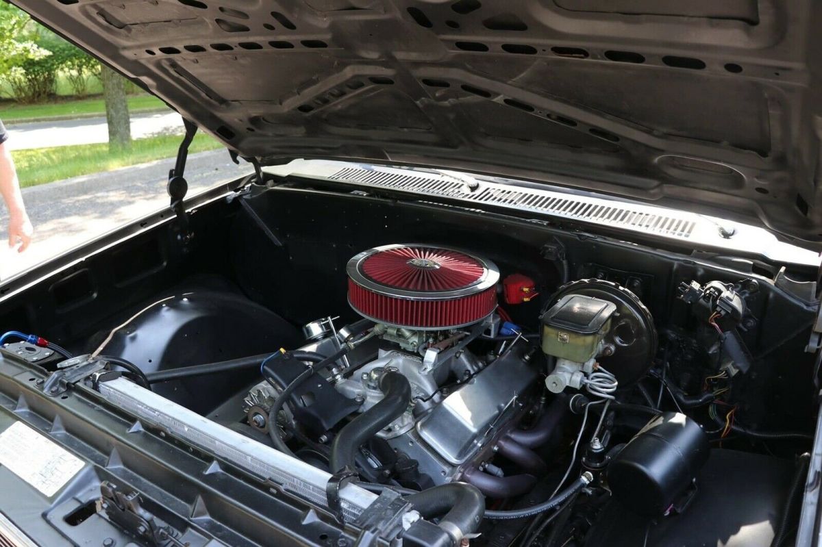 1983 Black Chevrolet C10 Pickup